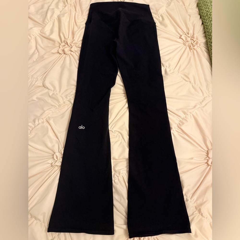 alo airbrush black bootcut leggings